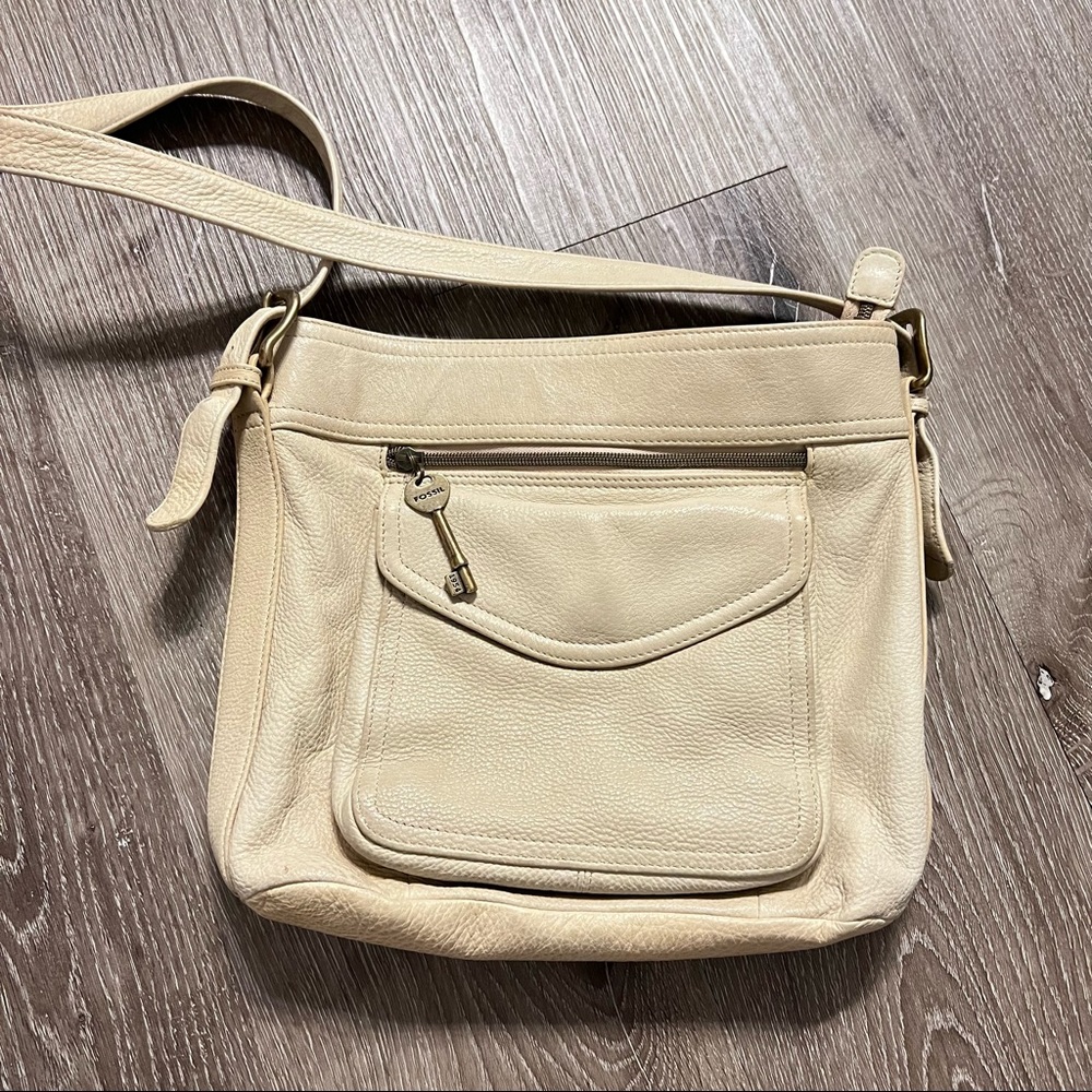 Vintage Leather Fossil bag. 75082